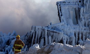 加拿大居民楼着火 3人死亡