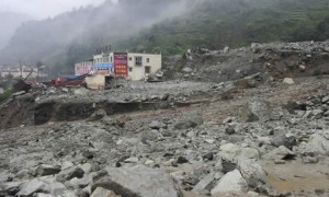 南方山洪泥石流灾害造成13人死亡，13人失踪