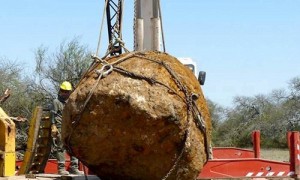 世界第二大陨石被发现：重30吨 或有4千年历史