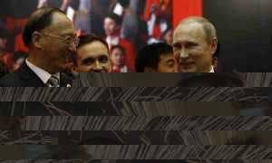 普京盛赞中俄关系是“铁哥们”，中方表示欢迎！