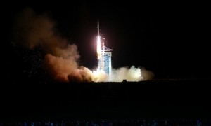 中国成功发射实践十号返回式科学实验卫星