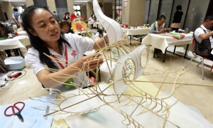 河北廊坊举办风筝制作技艺大赛