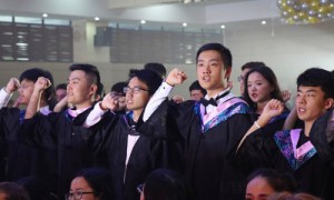 “最牛学霸班”：109人收到547份美国大学录取通知书