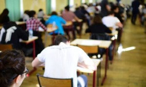 新西兰高中生不认识“trivial”这个词，你认识吗？